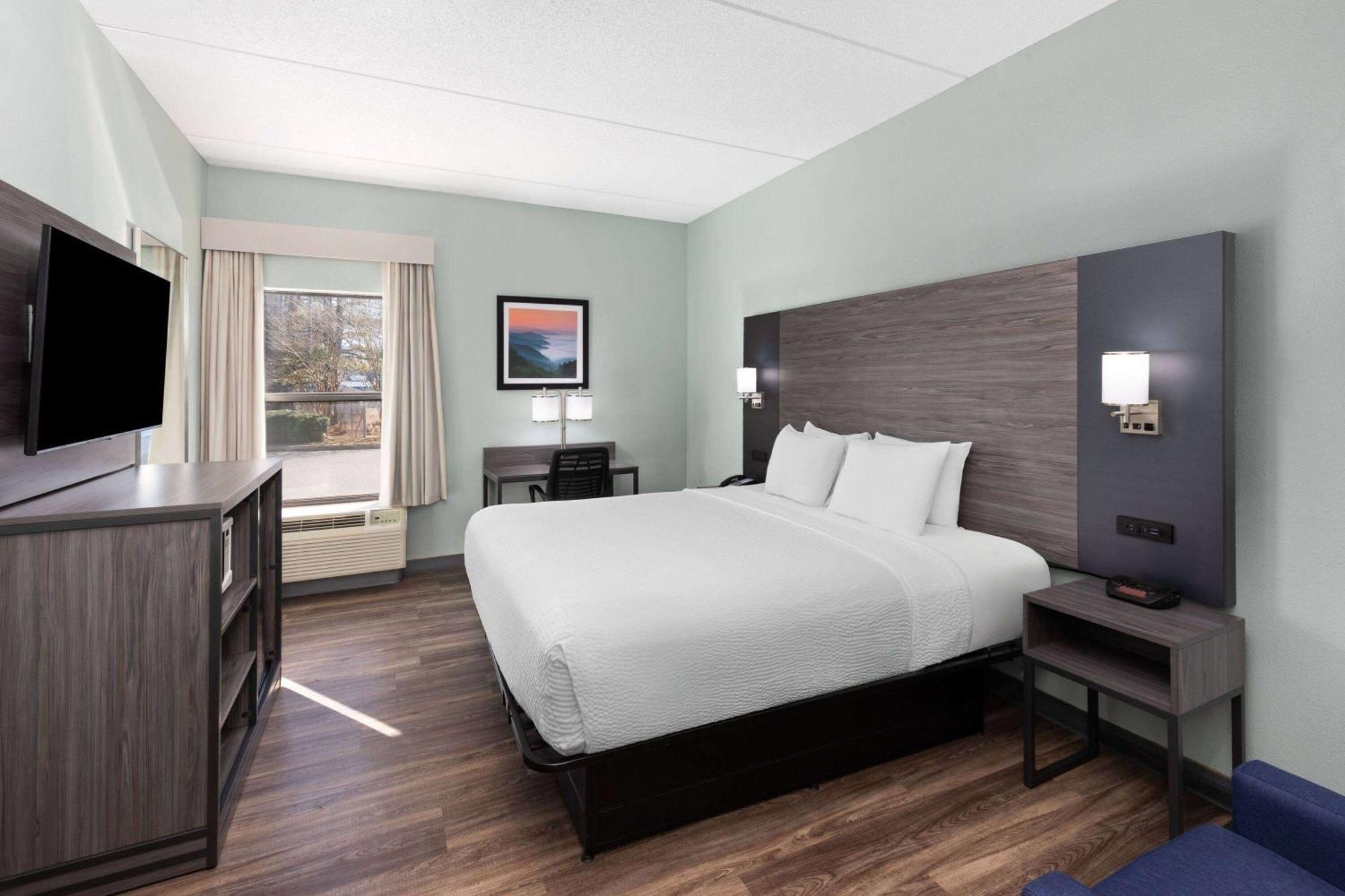 Baymont By Wyndham Creedmoor Hotell Eksteriør bilde
