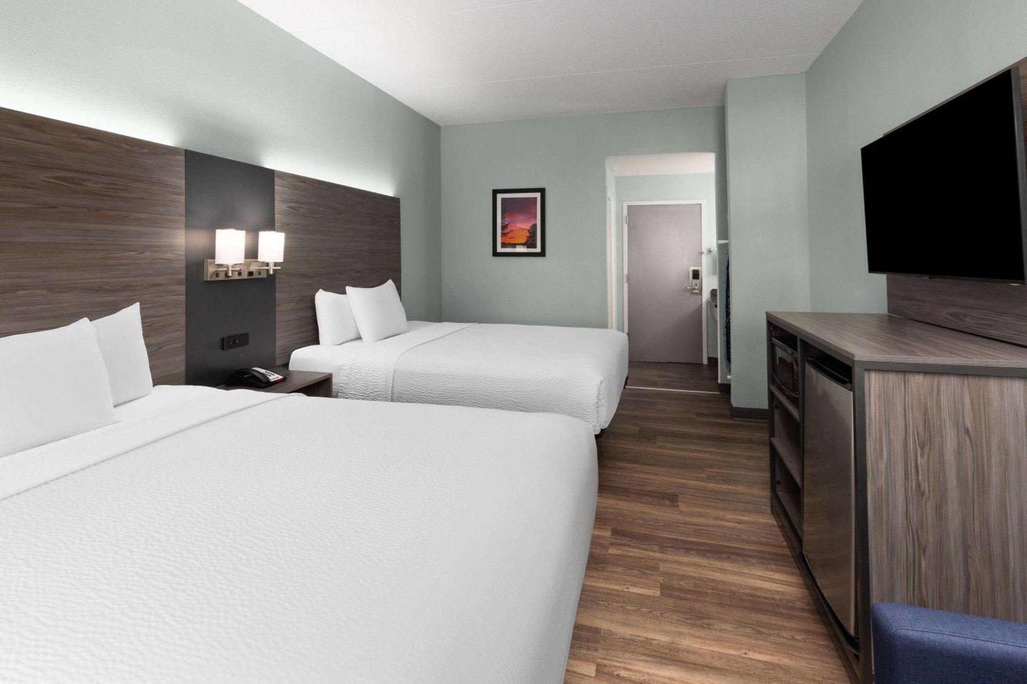 Baymont By Wyndham Creedmoor Hotell Eksteriør bilde