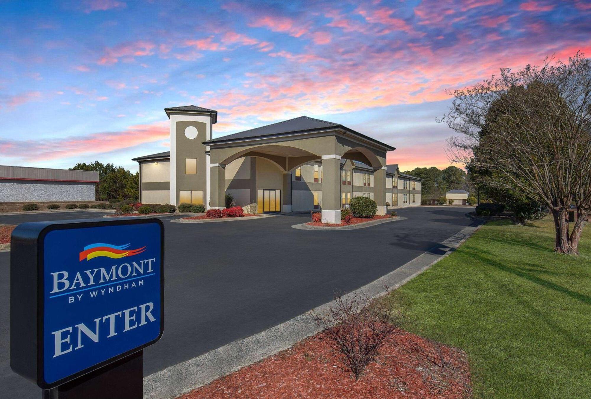 Baymont By Wyndham Creedmoor Hotell Eksteriør bilde
