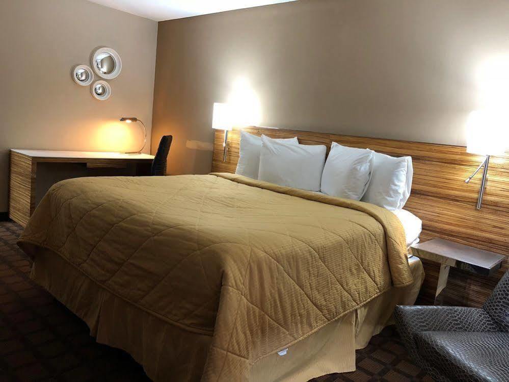 Baymont By Wyndham Creedmoor Hotell Eksteriør bilde